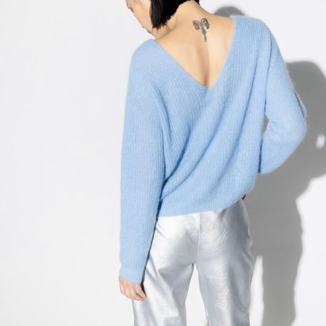 Baby Blue 🩵

#knitwearlover #creation #collection #knitwear #maglieria #campionario #sample #tiedye #stripes#fashion #moda #style #knitting #filati #yarn #madeinitaly #modadonna #cottonyarn#modaitaliana #knittingaddict #maglie #sweater #instafashion #pullover #laminate #foil #passion #lurex #italianstyle #wholegarment